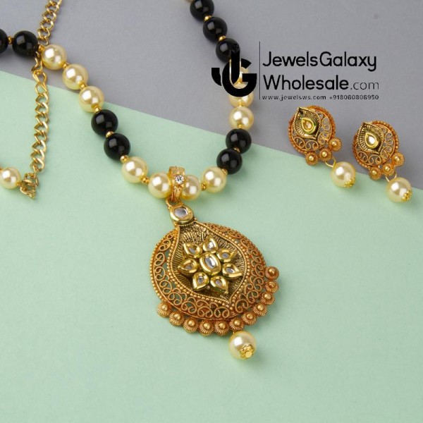 Jewels Wholesale Black GP Kundan studded Pearl Necklace Set