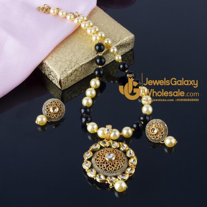 Jewels Wholesale Black GP Kundan studded Pearl Necklace Set