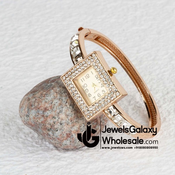 Rose Gold Plated White Square Design Bracelet Watch 1109