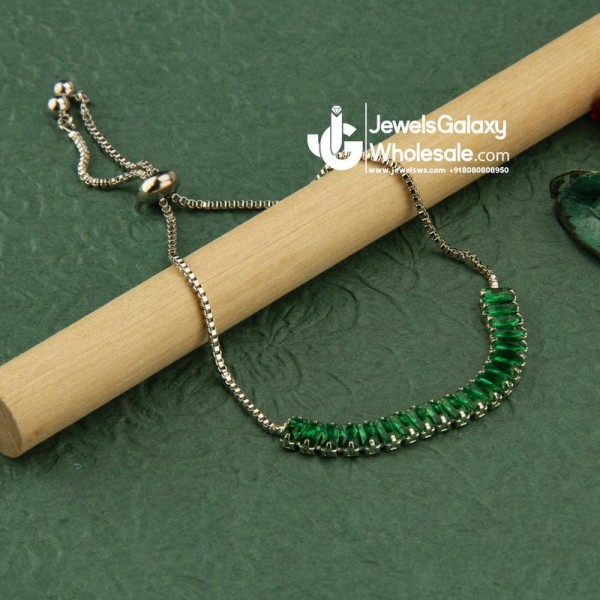 Green Silver-Plated Handcrafted Link Bracelet