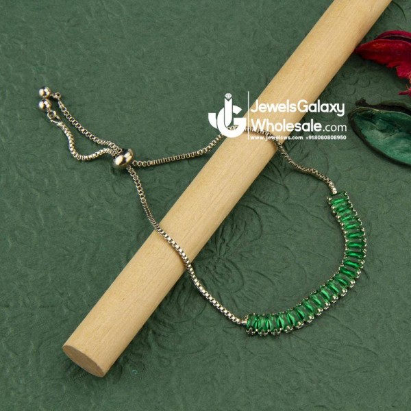 Green Silver-Plated Handcrafted Link Bracelet
