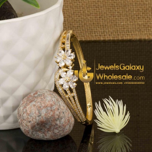 Gold Plated Contemporary White Floral AD Bracelet