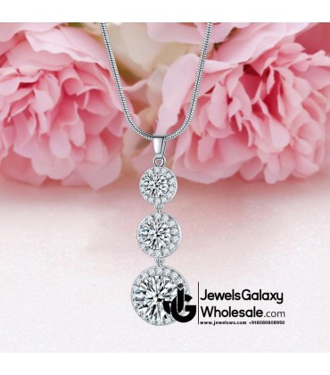 Platinum Plated Crystal Elements White Pendant